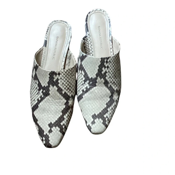Banana Republic Upper Leather Snake Embossed Mules size 6M - Picture 1 of 8